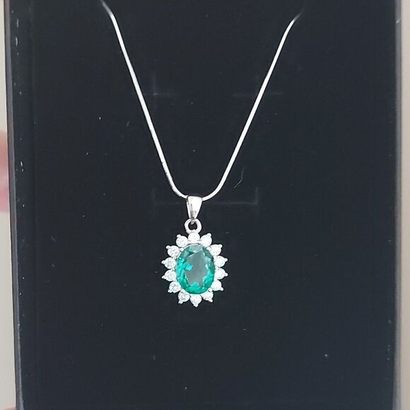 1.74 Carat Emerald Sterling Silver Diana Necklace - Picture 4 of 8